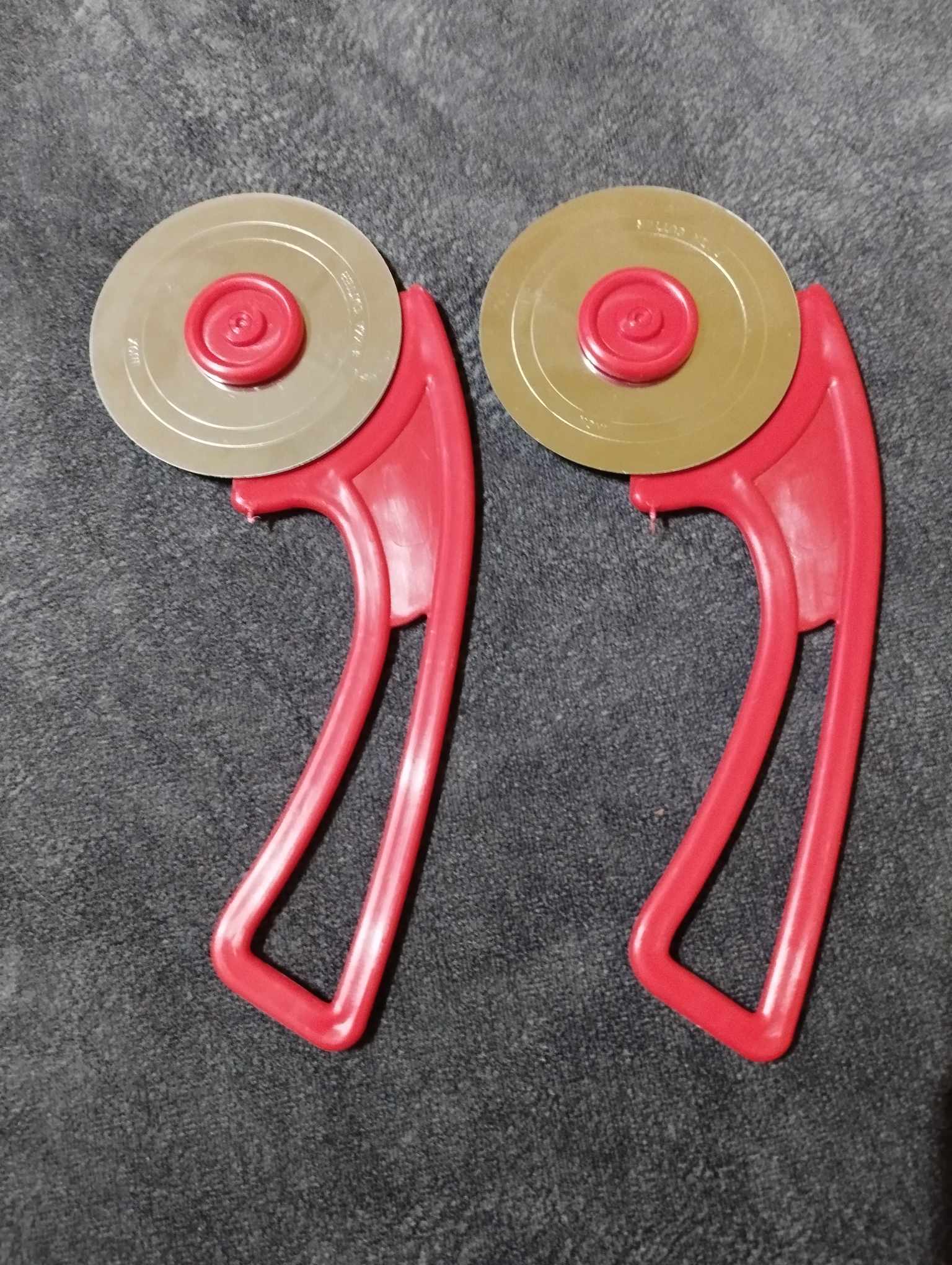 MINTAHIRDETÉS – pizzavágó